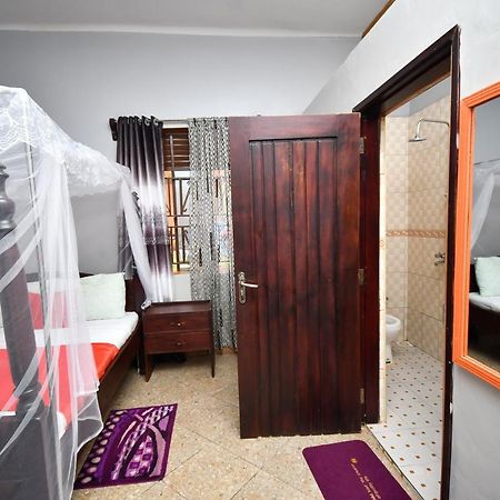 Jinja Grand Hotel Esterno foto