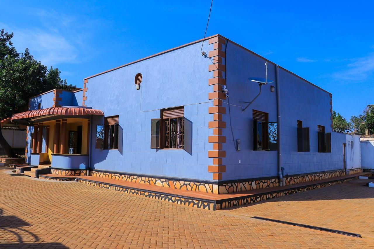 Jinja Grand Hotel Esterno foto