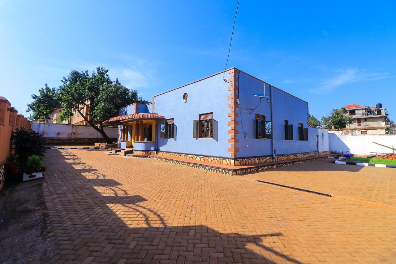 Jinja Grand Hotel Esterno foto