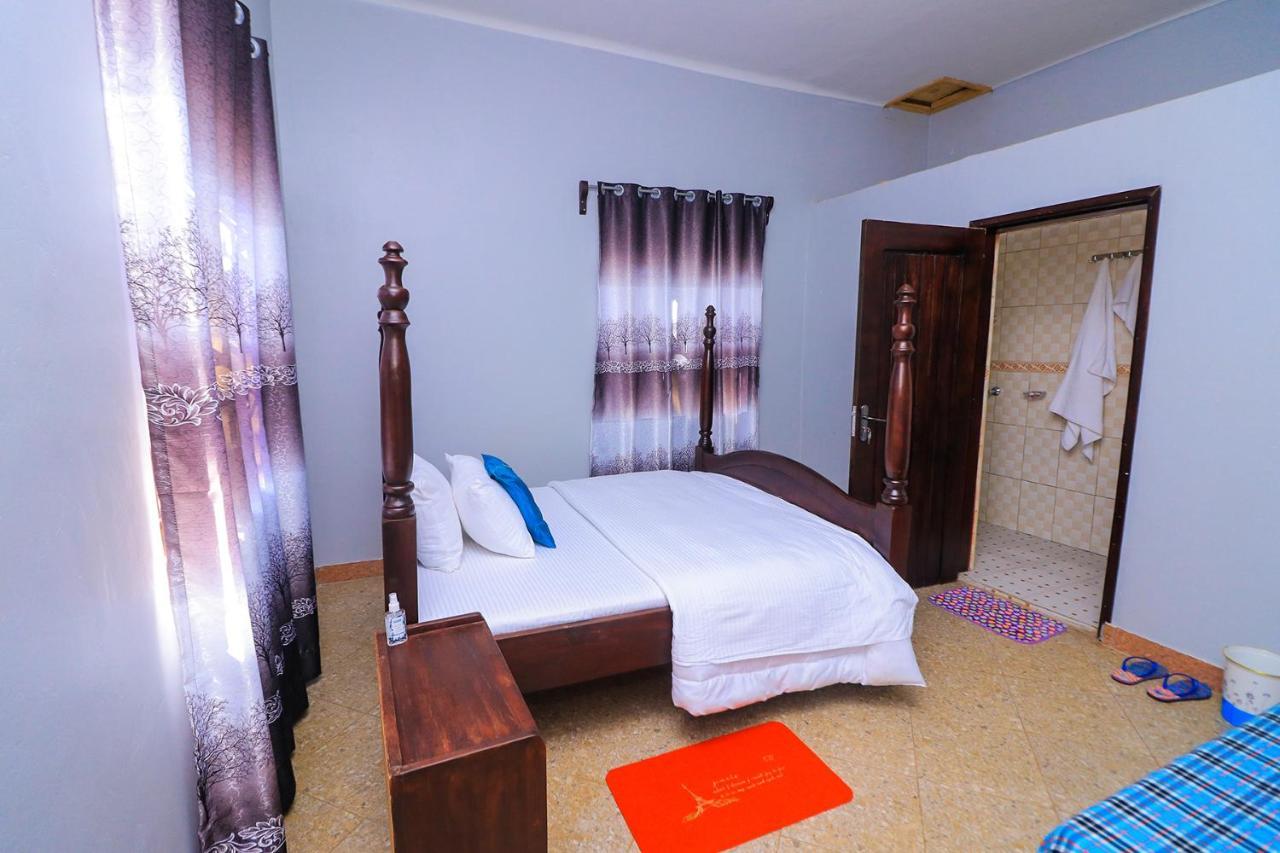 Jinja Grand Hotel Esterno foto