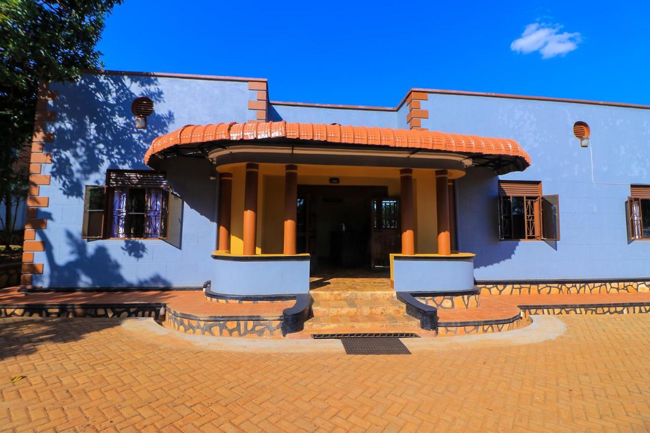 Jinja Grand Hotel Esterno foto