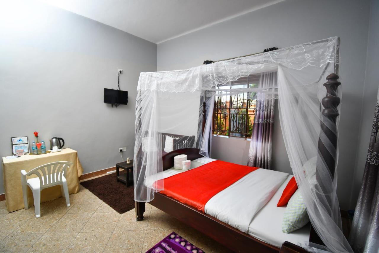 Jinja Grand Hotel Esterno foto