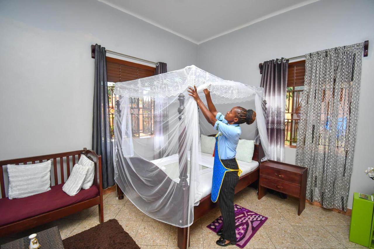 Jinja Grand Hotel Esterno foto
