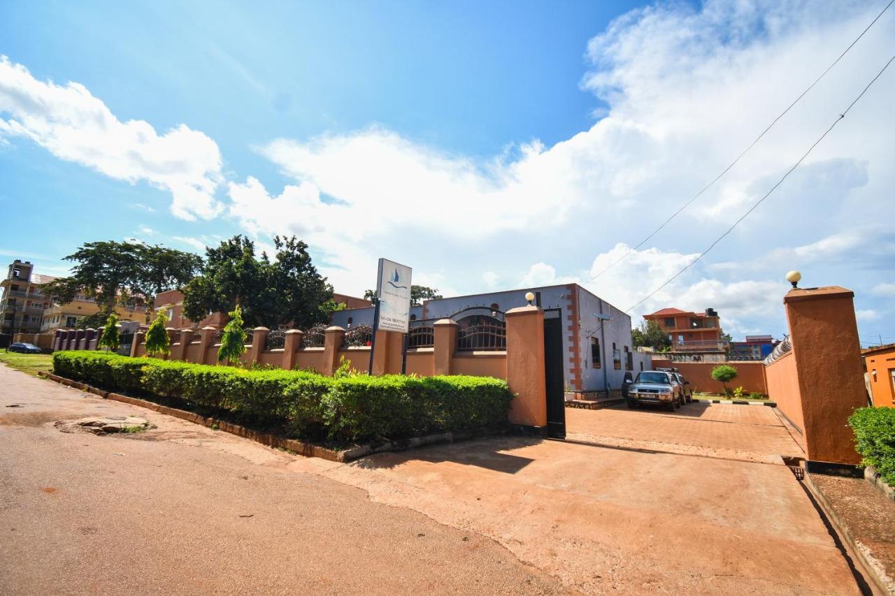 Jinja Grand Hotel Esterno foto