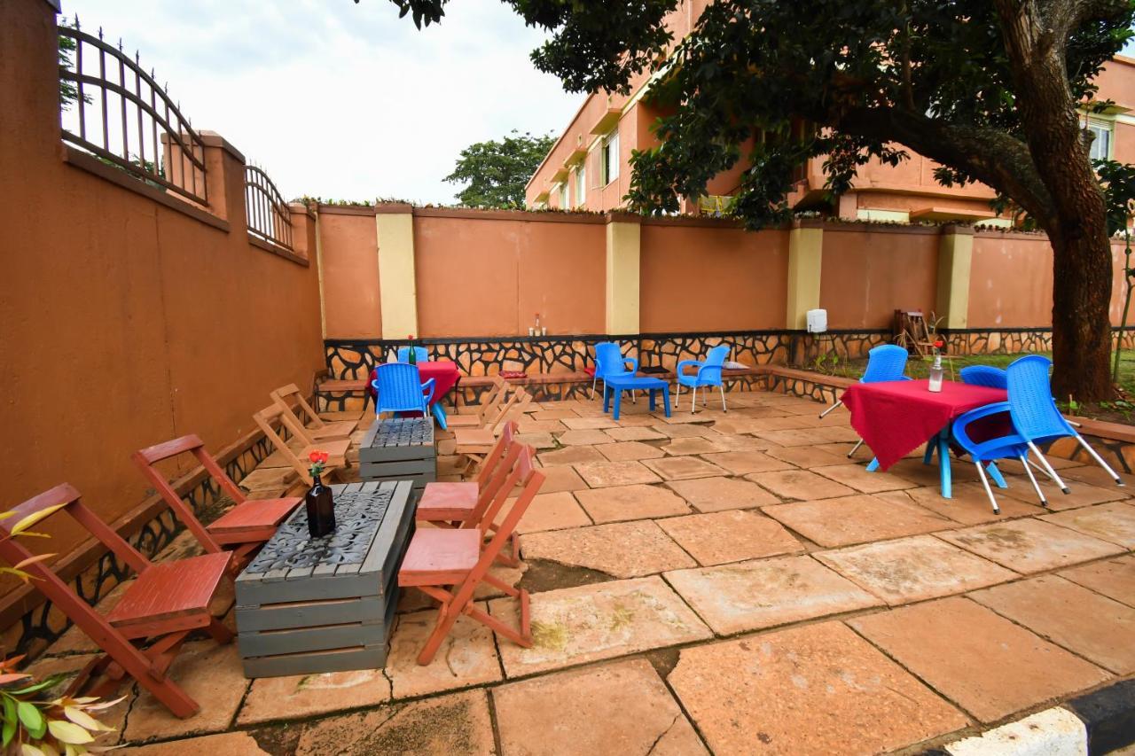 Jinja Grand Hotel Esterno foto